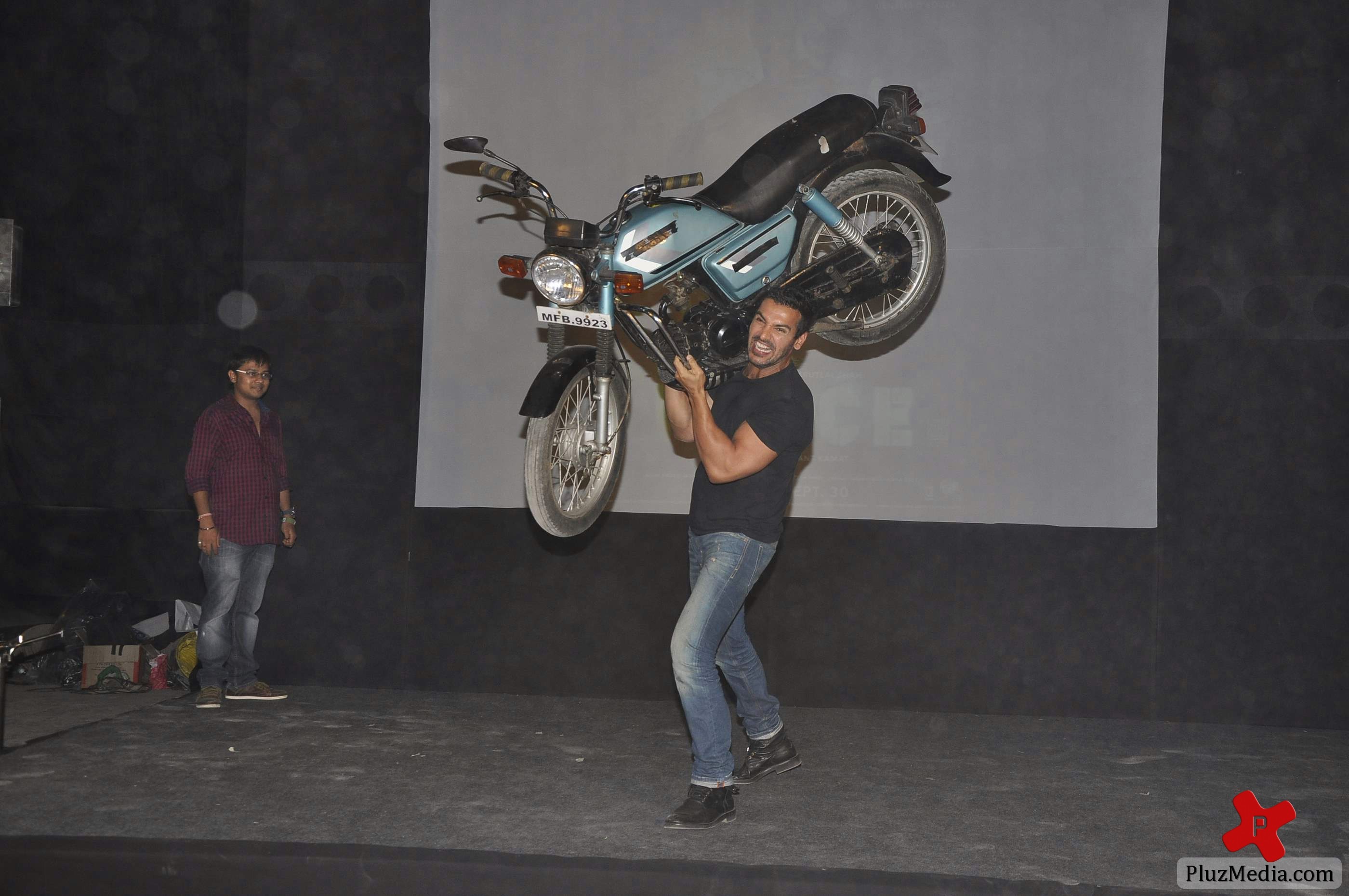 John Abraham lifts a bike at Force promotion pictures | Picture 88845
